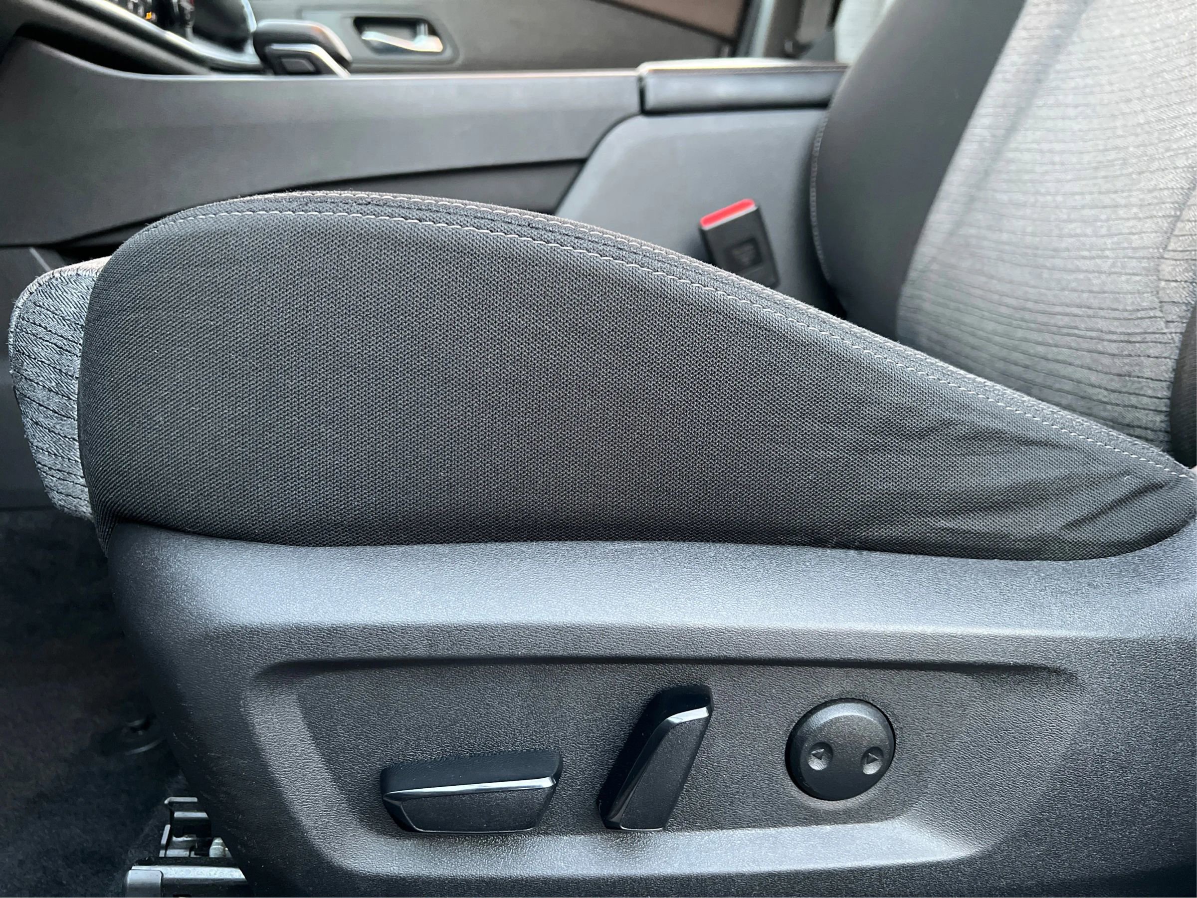 Used 2023 Nissan Rogue SV image 20