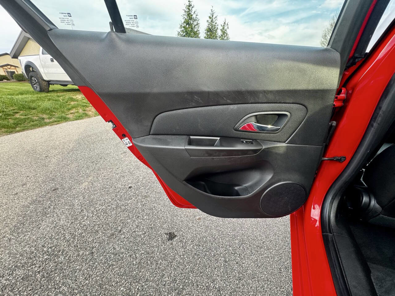 Used 2015 Chevrolet Cruze LT image 25