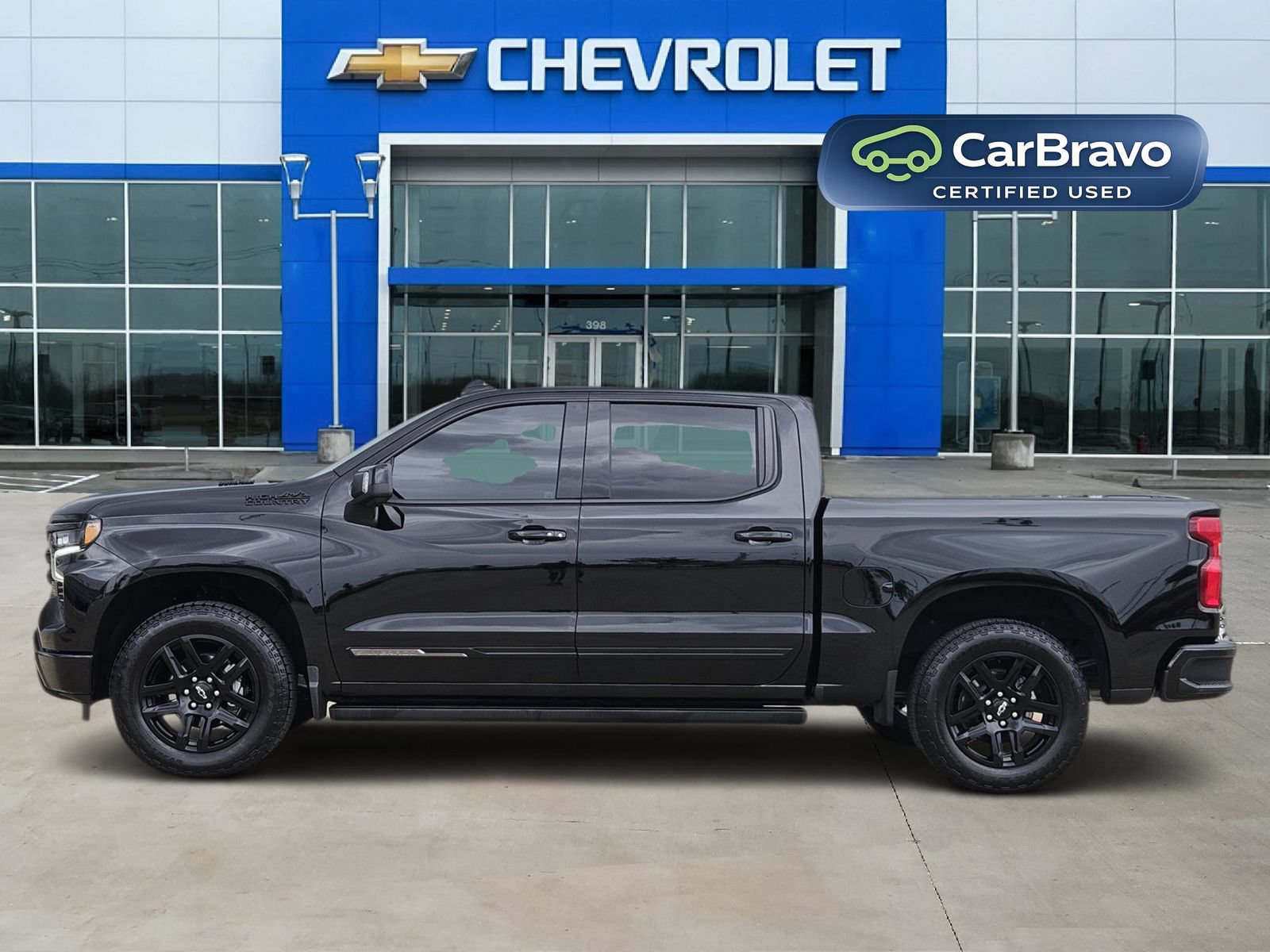 Certified 2025 Chevrolet Silverado 1500 High Country w/ Midnight Edition AWD/4WD image 3