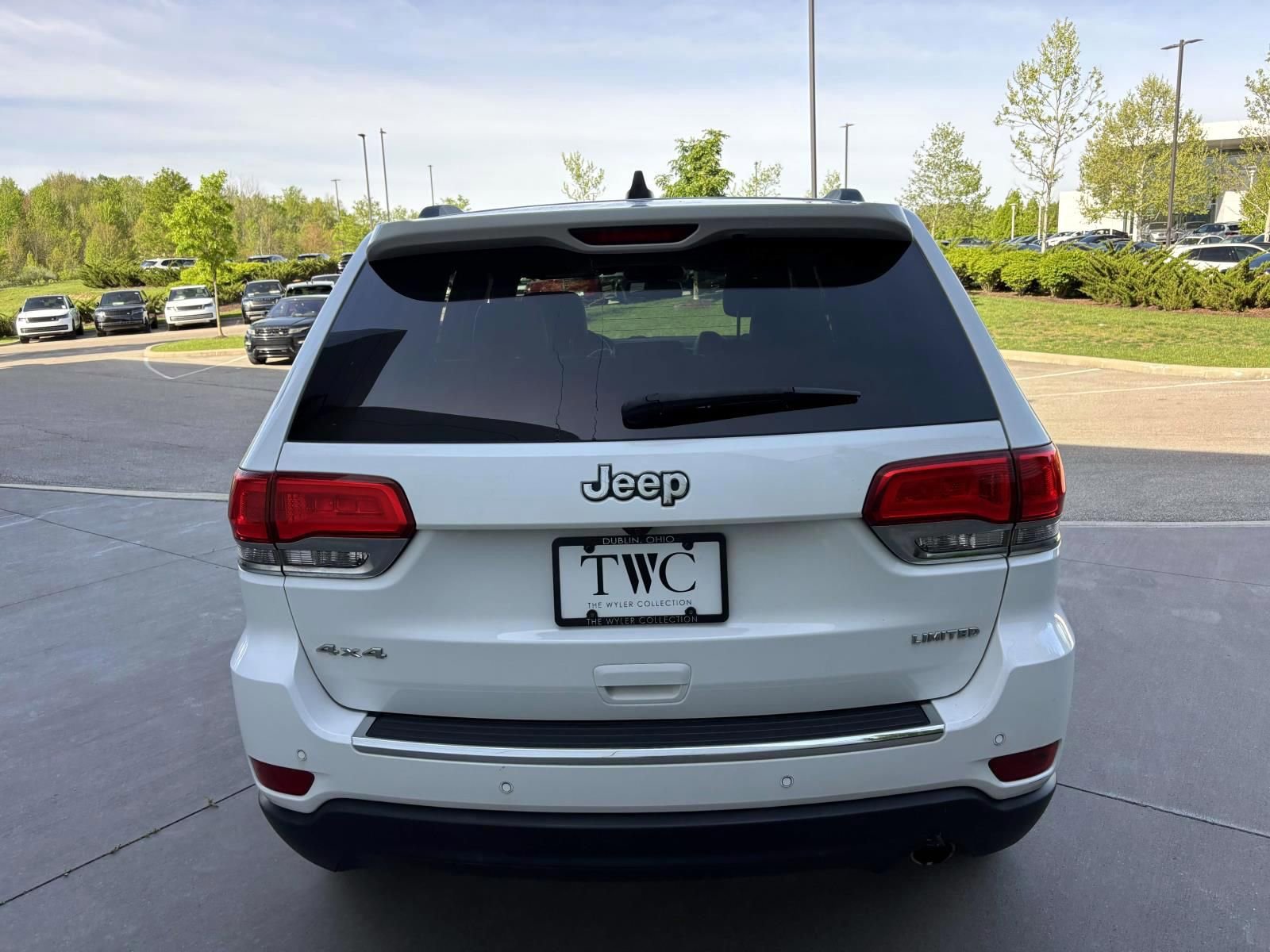 Used 2016 Jeep Grand Cherokee Limited AWD/4WD image 6