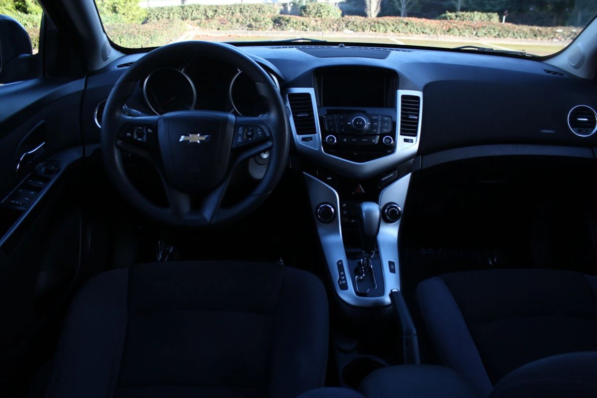 Used 2016 Chevrolet Cruze LT w/ Technology Package image 28
