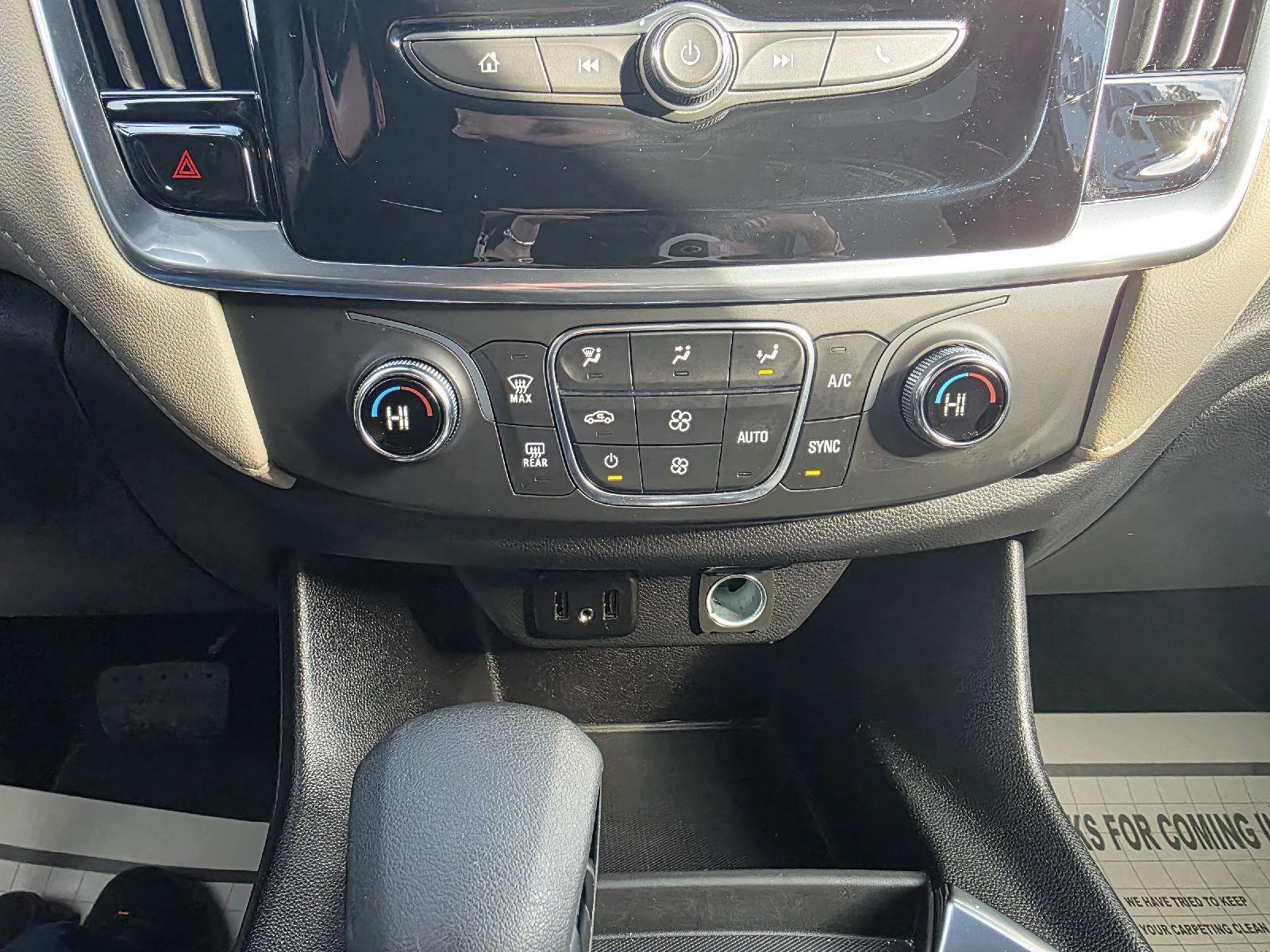 Used 2023 Chevrolet Traverse LS image 22