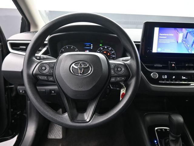 Used 2025 Toyota Corolla LE image 32
