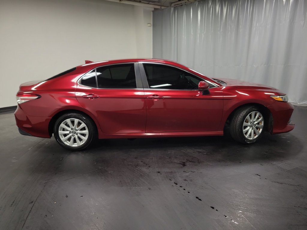 Used 2019 Toyota Camry LE FWD image 9
