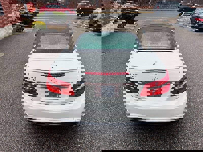 Used 2011 Mercedes-Benz E 550 Cabriolet image 4