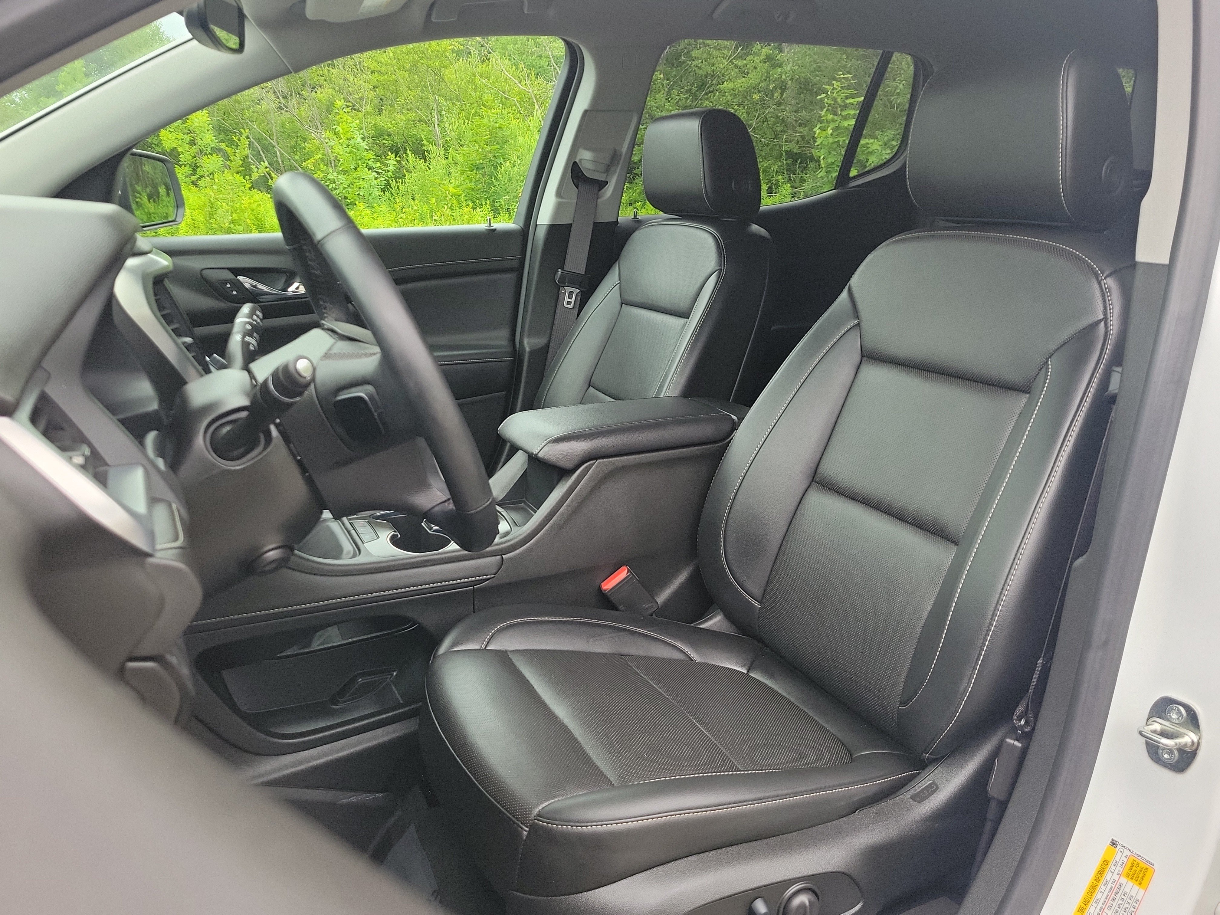 Used 2023 GMC Acadia SLT w/ Technology Package AWD/4WD image 14
