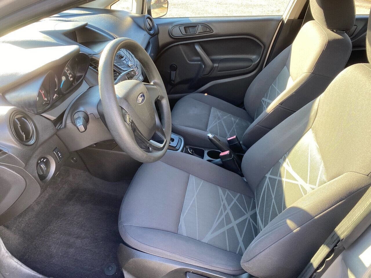 Used 2015 Ford Fiesta S image 7