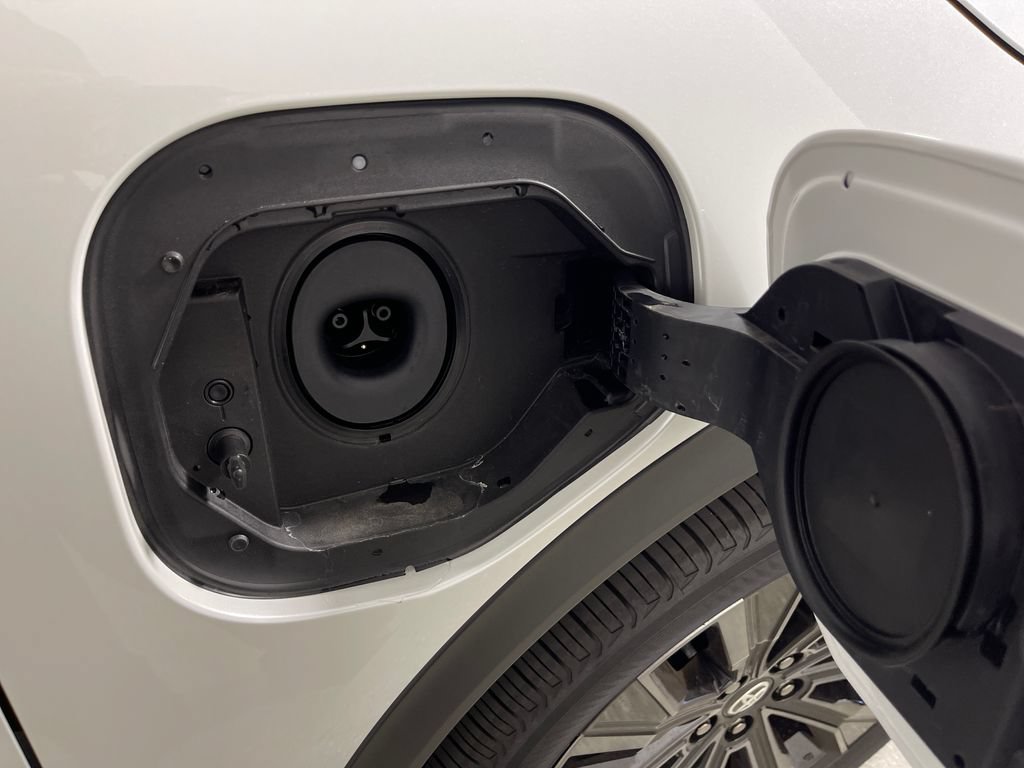 New 2026 Toyota C-HR AWD/4WD image 31