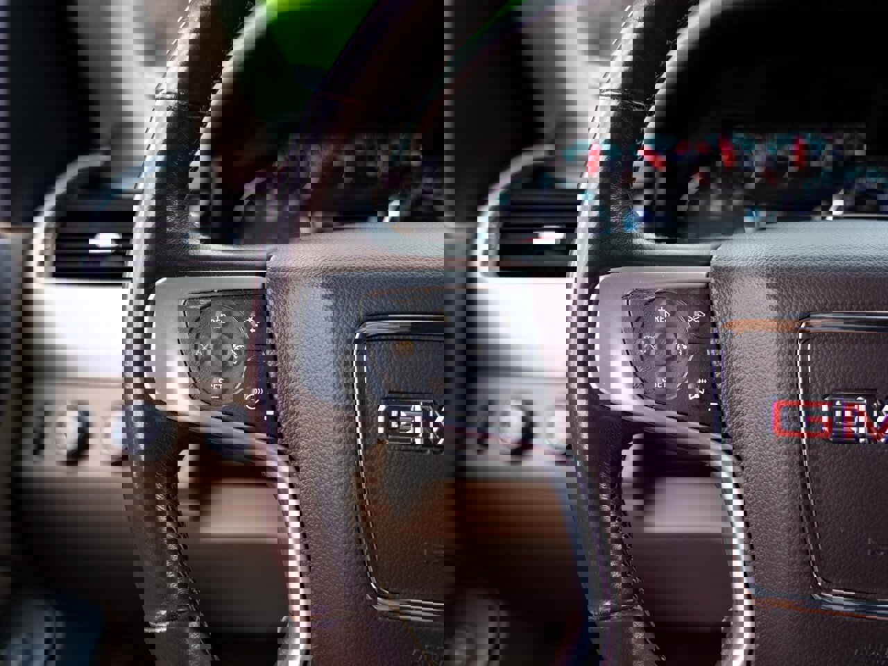 Used 2017 GMC Yukon SLT w/ Open Road Package image 33
