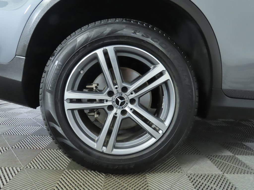 Certified 2021 Mercedes-Benz GLC 300 4MATIC image 33