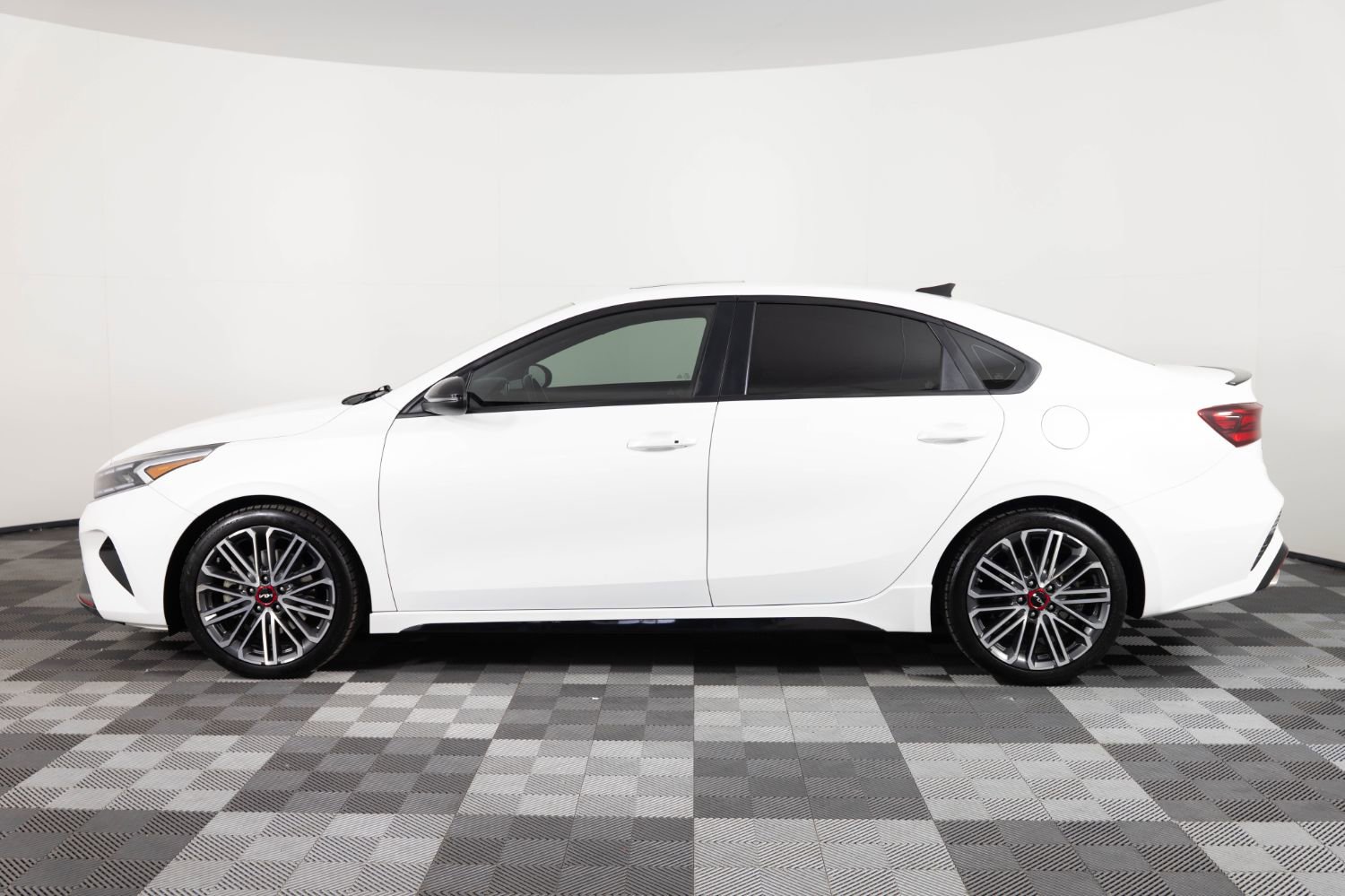 Used 2022 Kia Forte GT w/ GT2 Package FWD image 3