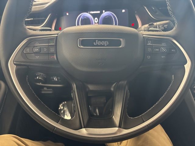 Used 2025 Jeep Grand Cherokee Altitude w/ Trailer Tow Package image 34