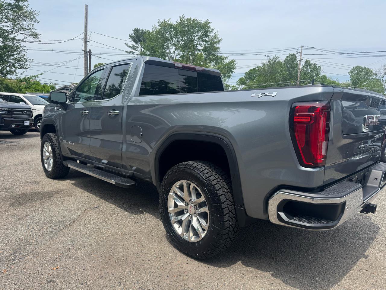 Used 2019 GMC Sierra 1500 SLT w/ SLT Premium Package AWD/4WD image 8