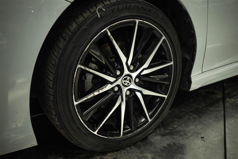 Used 2023 Toyota Camry SE FWD image 3