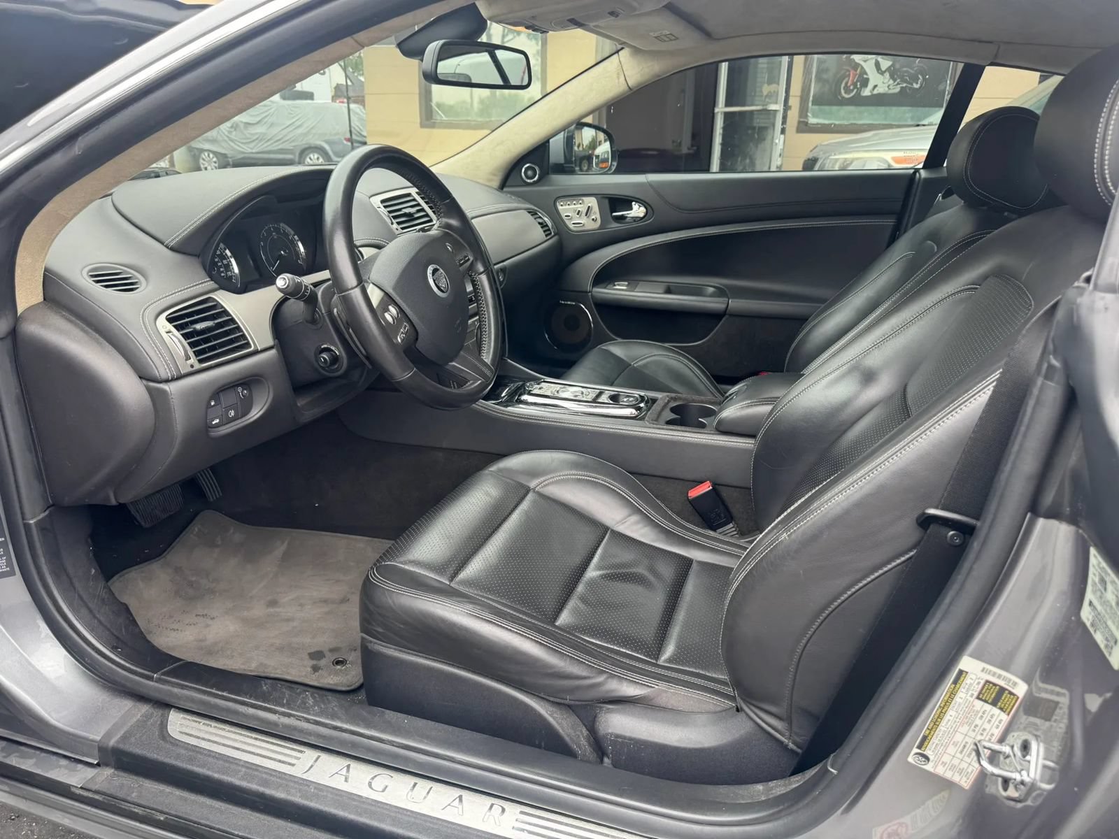 Used 2010 Jaguar XK Coupe RWD image 8
