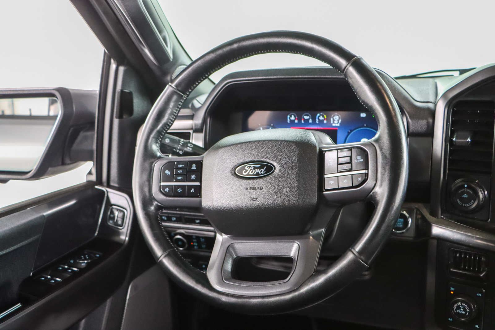 Used 2024 Ford F150 Lariat AWD/4WD image 13