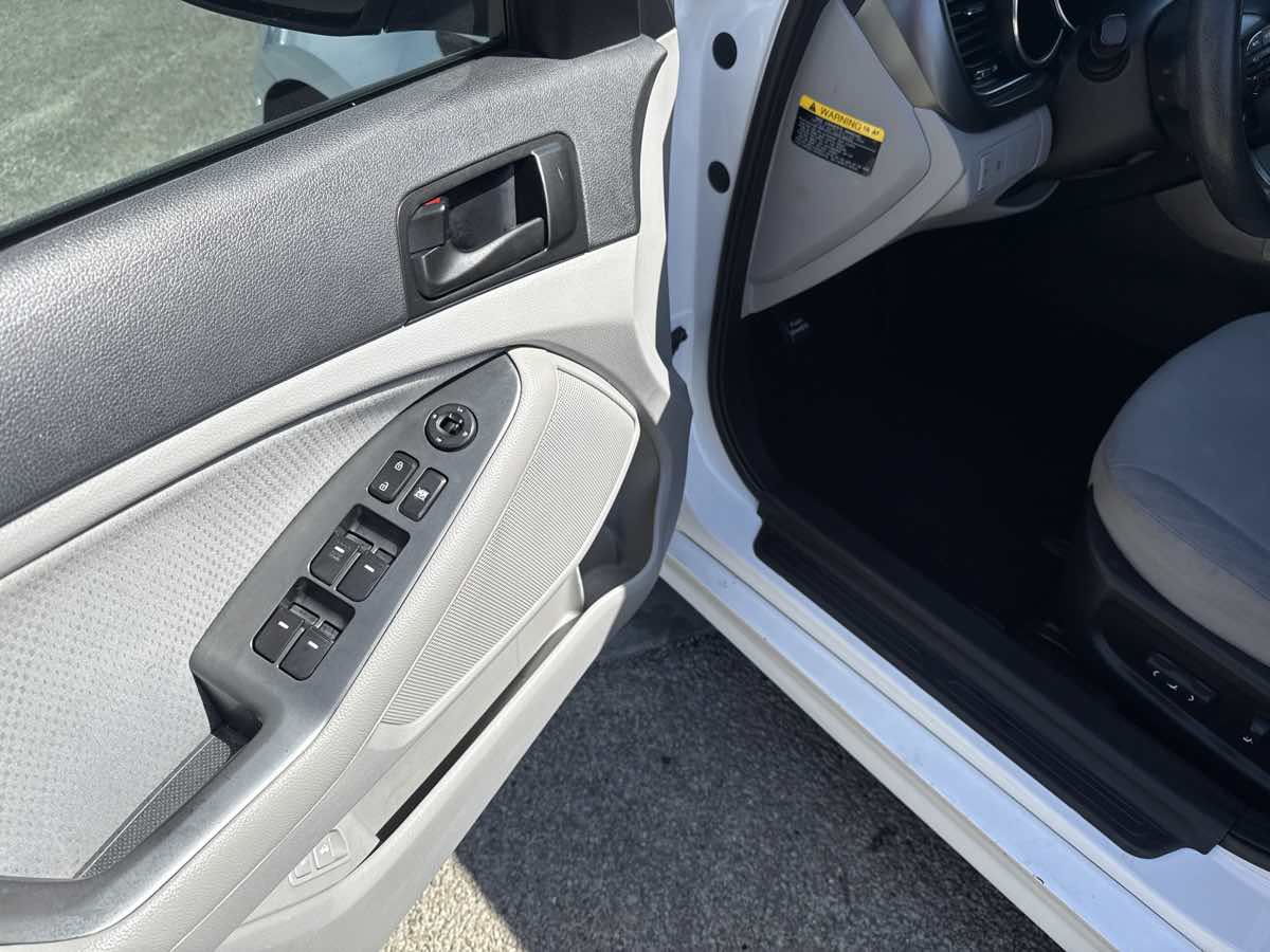 Used 2014 Kia Optima LX w/ LX Convenience Plus Package FWD image 7
