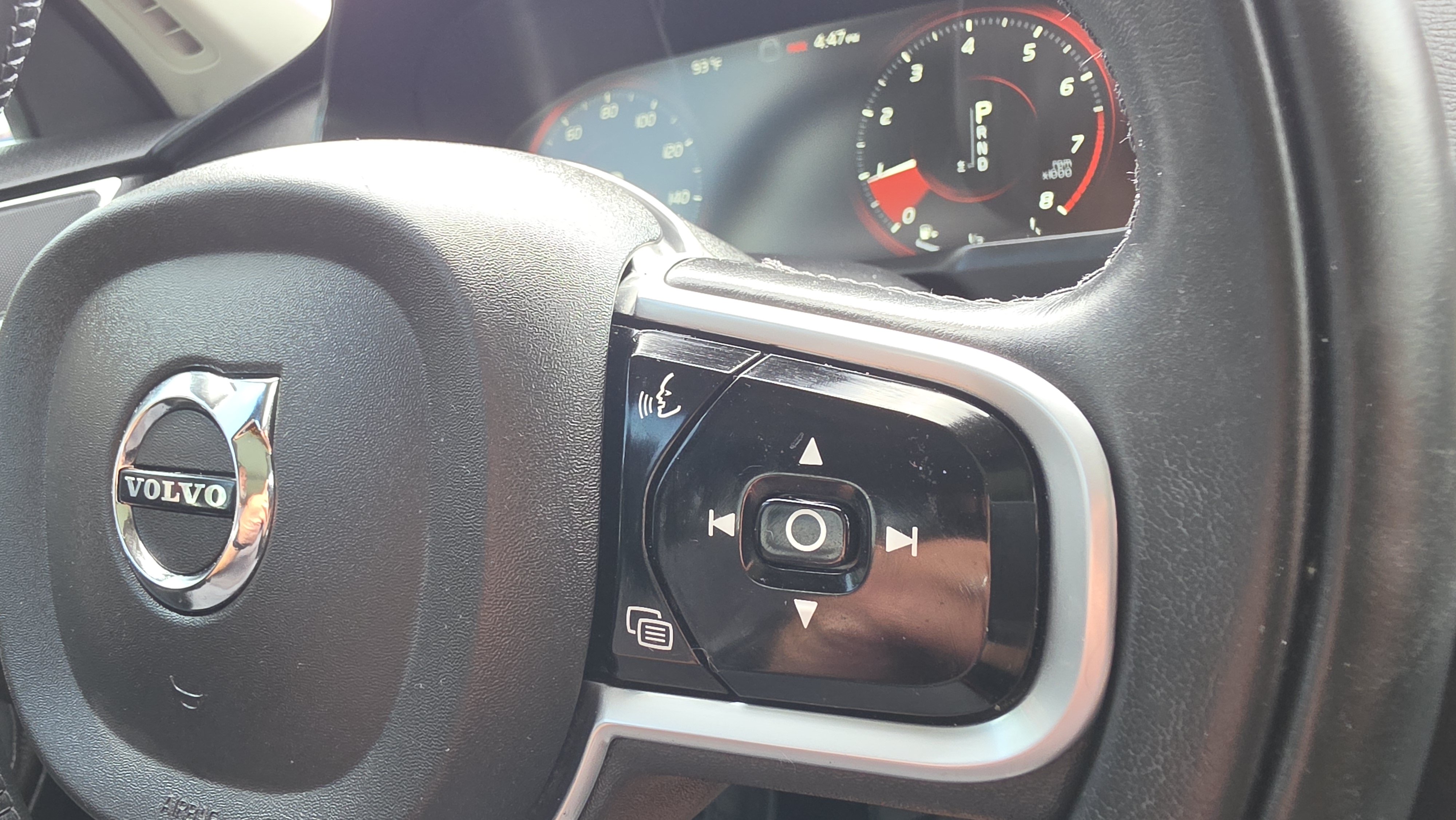 Used 2020 Volvo XC90 T6 Momentum AWD/4WD image 40