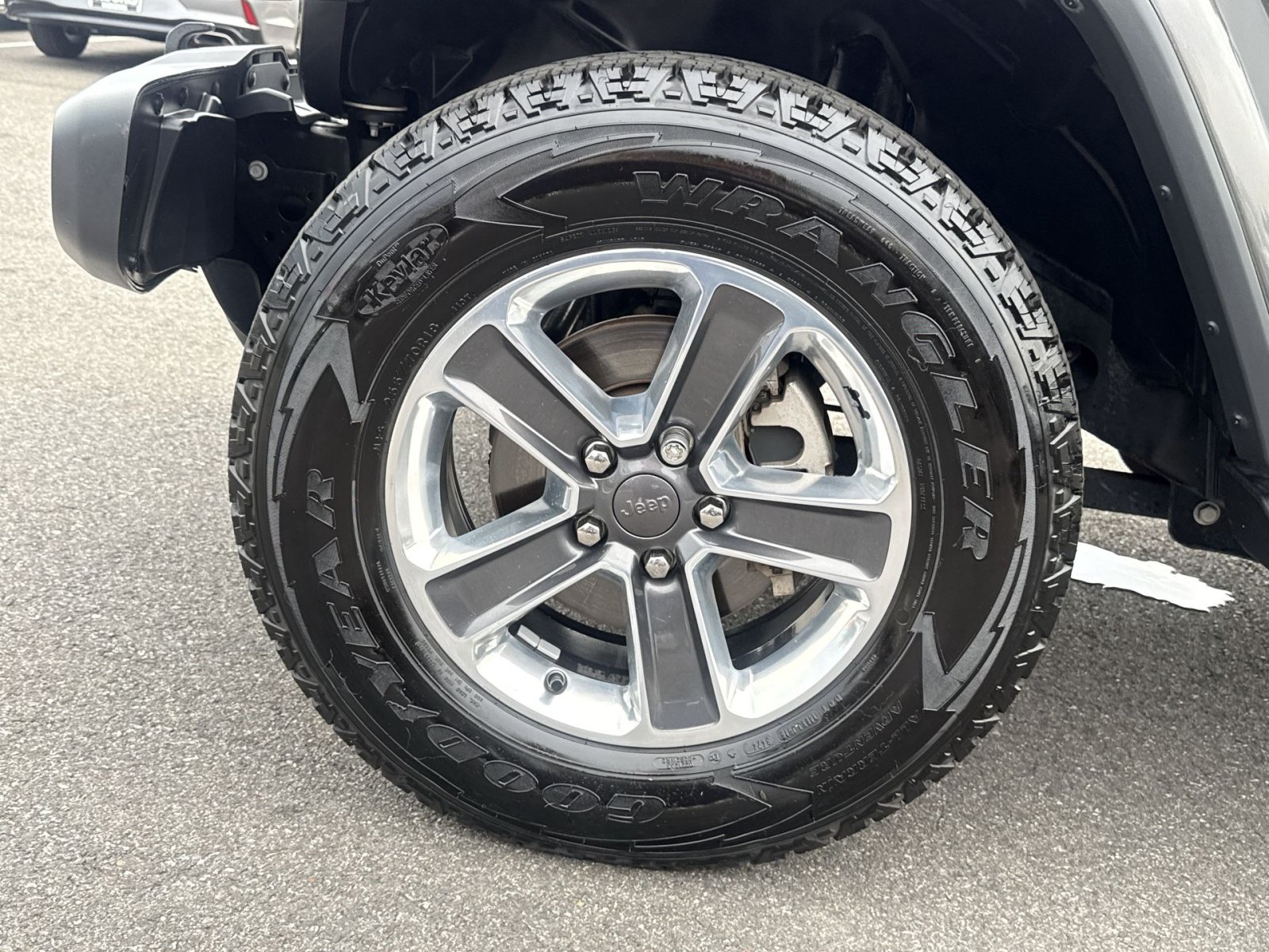Used 2020 Jeep Wrangler Unlimited Sahara AWD/4WD image 12