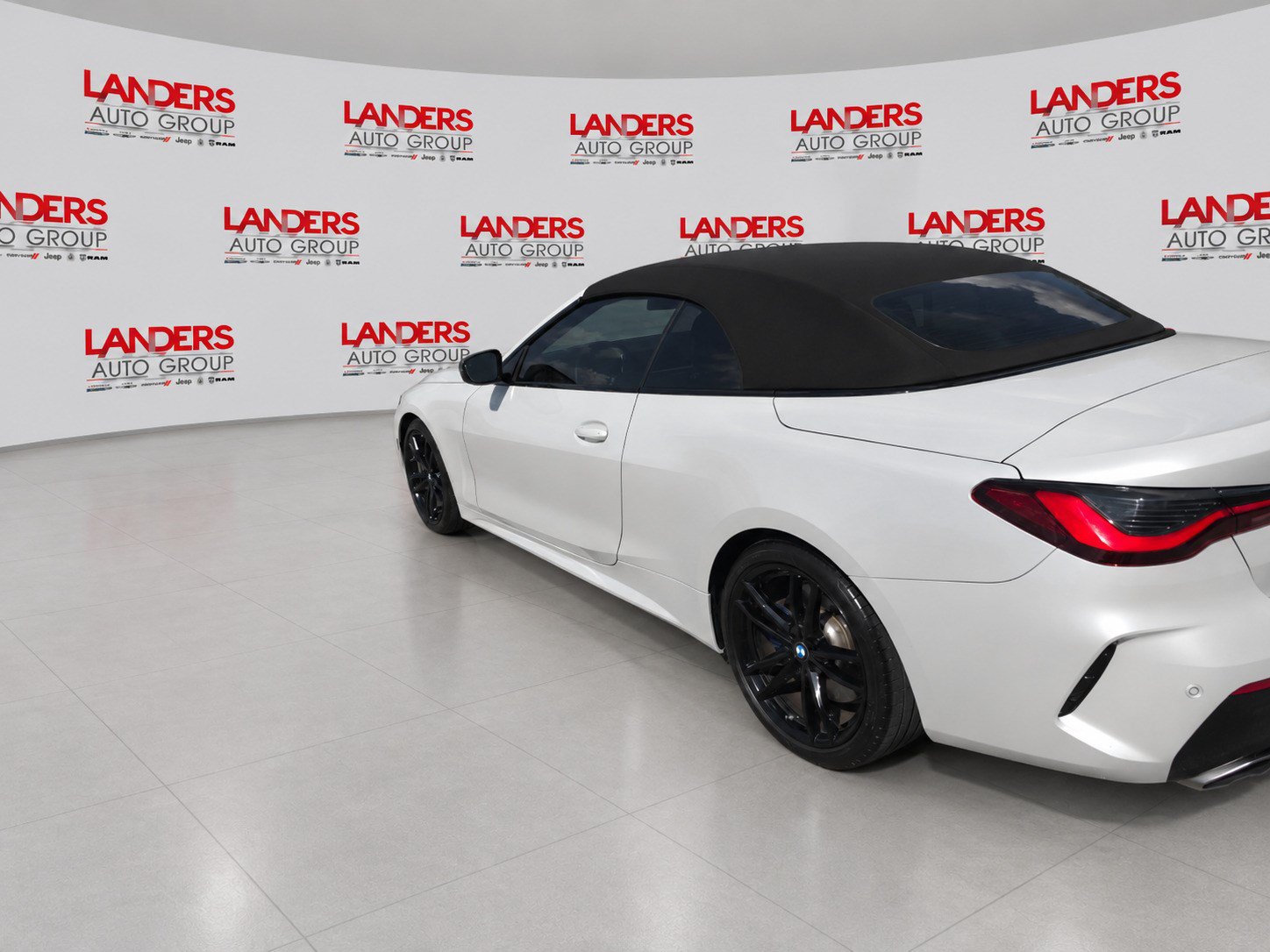 Used 2023 BMW M440i Convertible RWD image 7