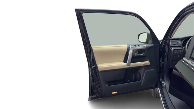 Used 2015 Toyota 4Runner Limited image 10