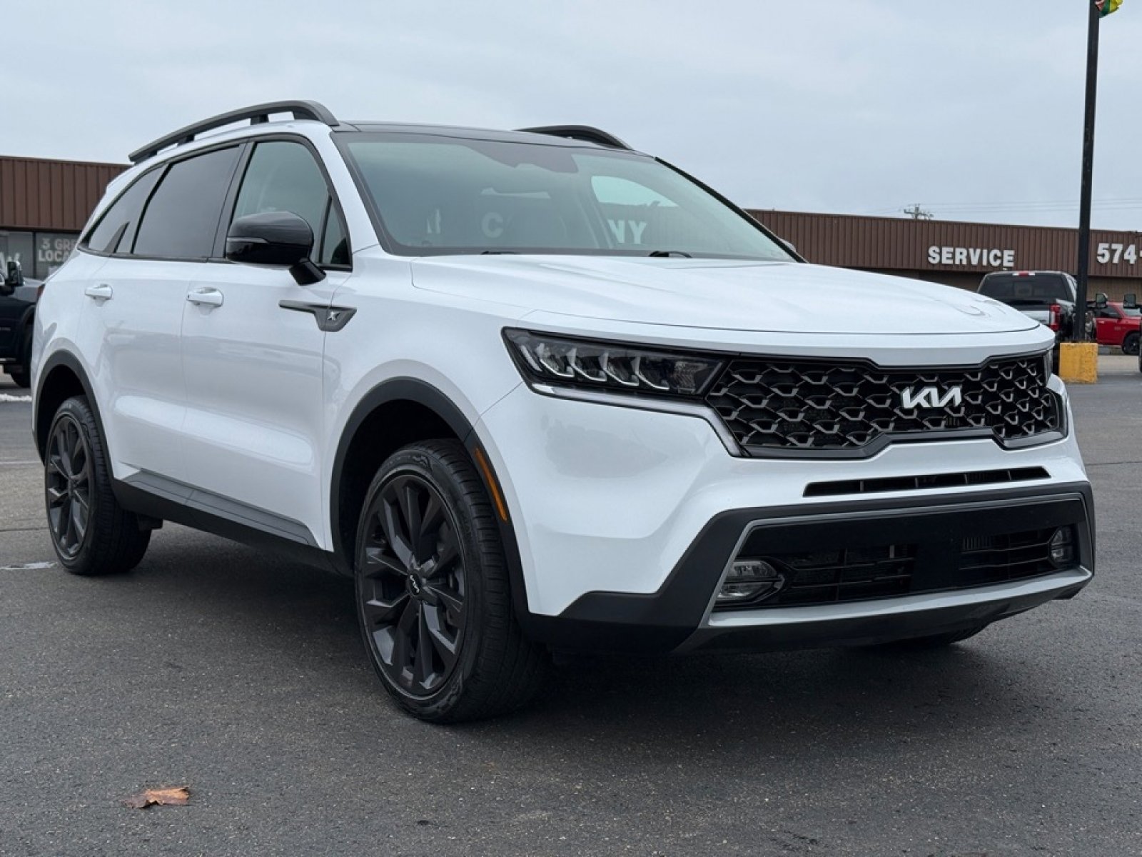 Used 2022 Kia Sorento X-Line EX image 2