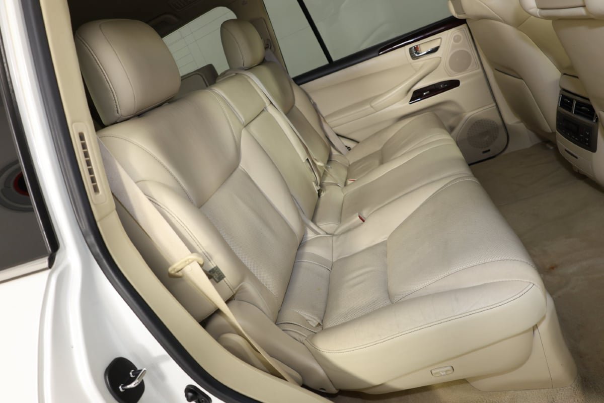 Used 2013 Lexus LX 570 4WD w/ Luxury Pkg w/Pre-crash image 43