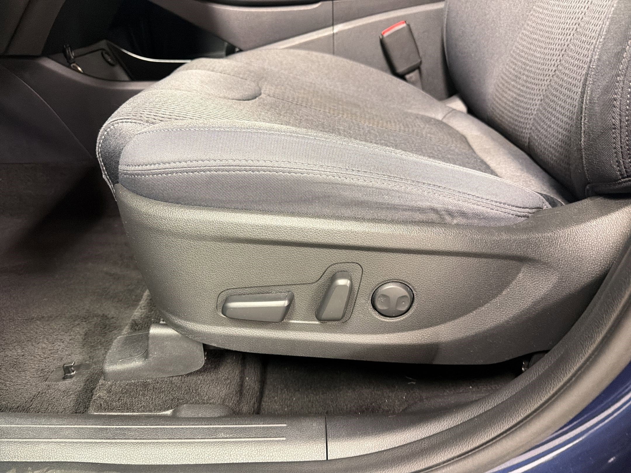 Used 2022 Hyundai Santa Fe SEL FWD image 13