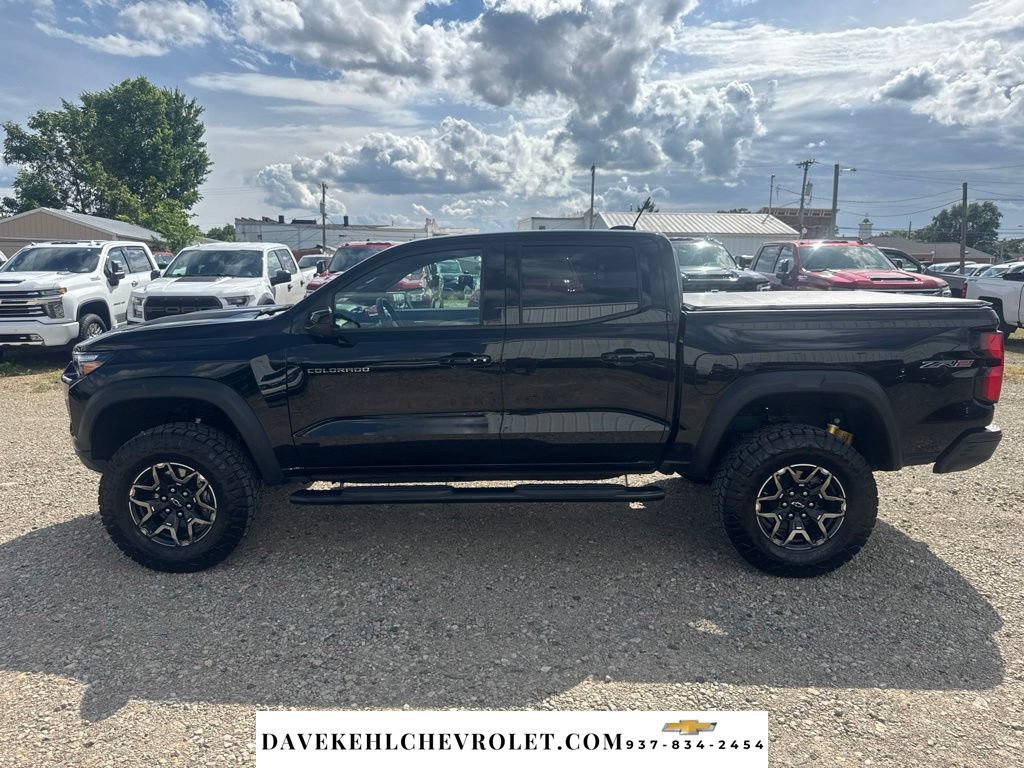 Used 2025 Chevrolet Colorado ZR2 w/ Technology Package AWD/4WD image 2
