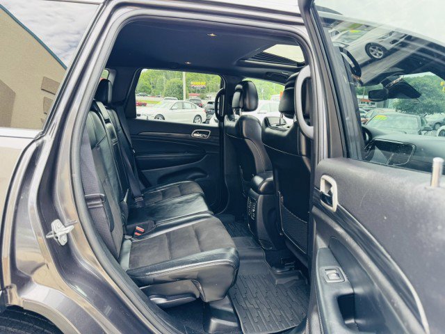 Used 2020 Jeep Grand Cherokee Laredo w/ Laredo X Package image 17