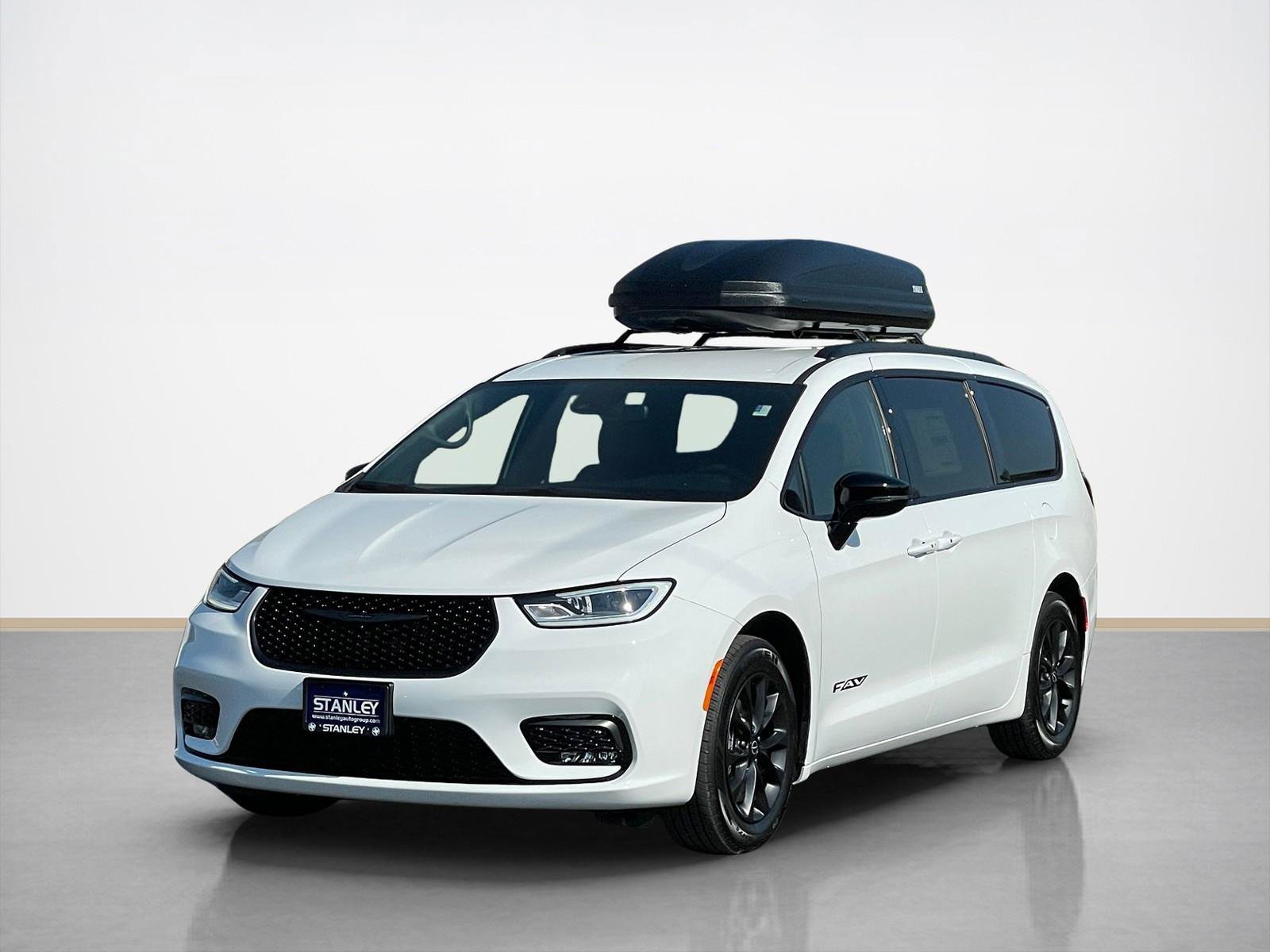 New 2025 Chrysler Pacifica Select w/ Fav Edition Package image 3