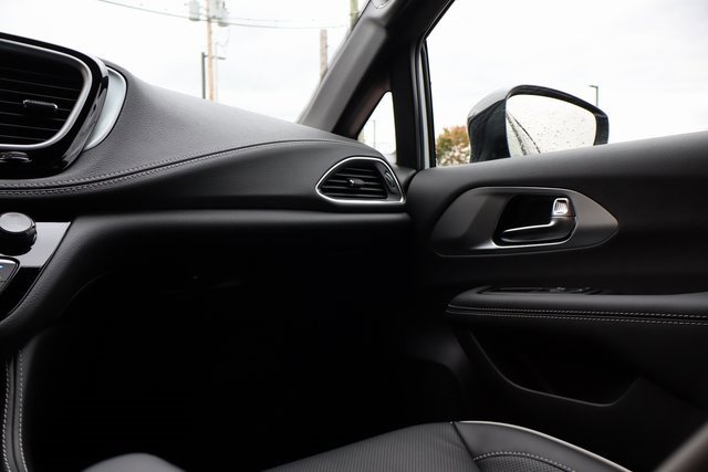 New 2026 Chrysler Pacifica Limited w/ S Appearance Package image 51
