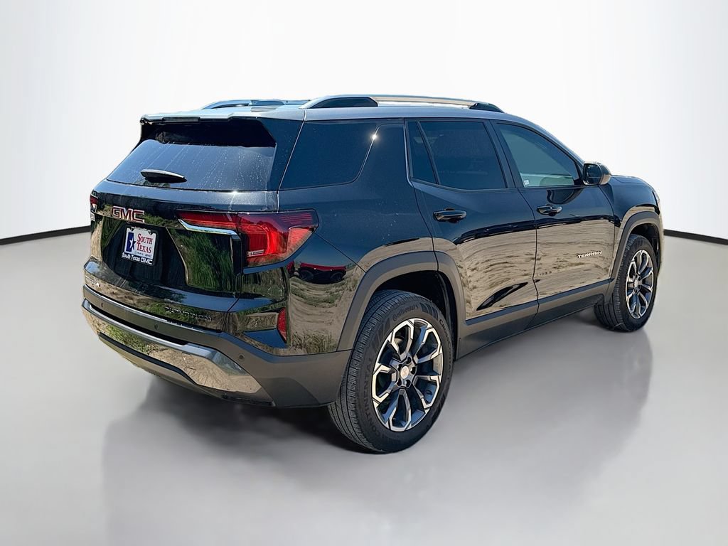 Used 2026 GMC Terrain Elevation w/ Elevation Premium Package FWD image 7