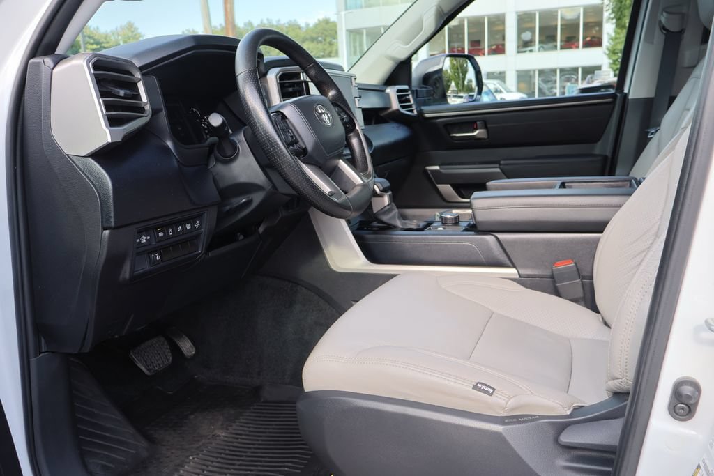 Used 2024 Toyota Tundra SR5 w/ SR5 Convenience Package AWD/4WD image 15
