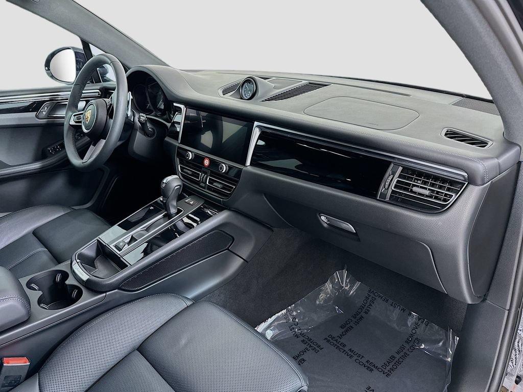 Certified 2025 Porsche Macan S AWD/4WD image 31