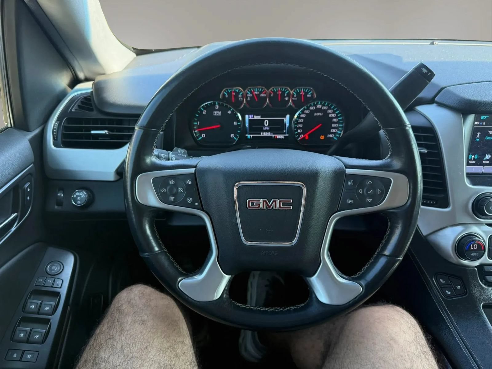 Used 2019 GMC Yukon SLT w/ Open Road Package RWD image 32