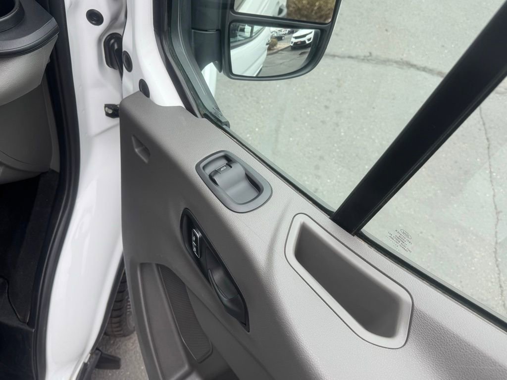 Used 2023 Ford Transit 350 XLT image 30