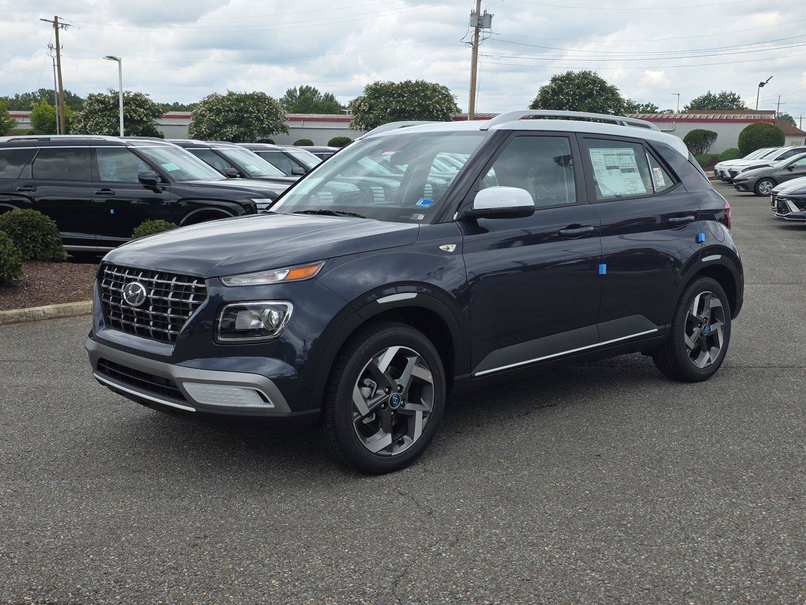 New 2026 Hyundai Venue SEL FWD image 2
