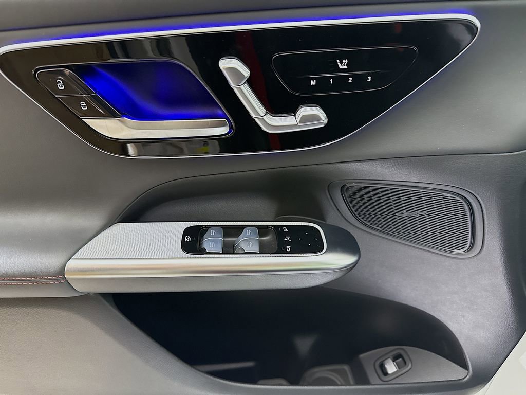 Used 2025 Mercedes-Benz GLC 43 AMG 4MATIC image 18