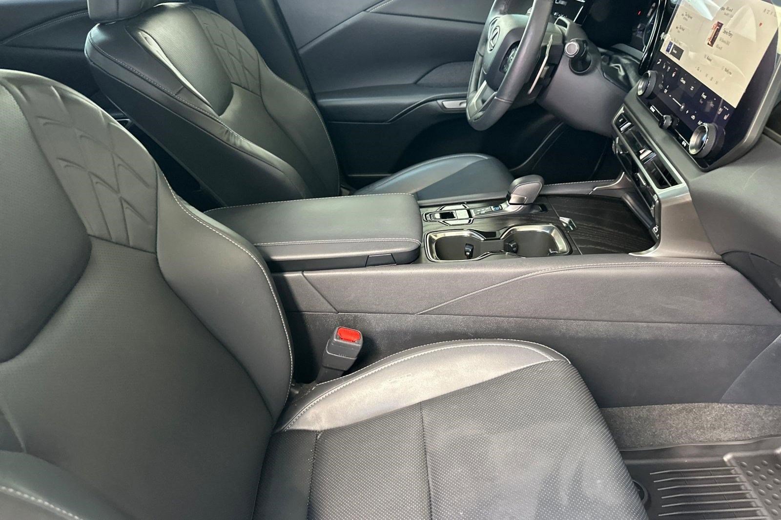Certified 2023 Lexus RX 350 Premium w/ Accessory Package FWD image 31