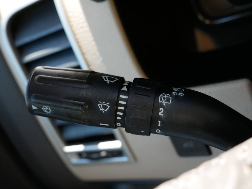 Used 2010 Lincoln MKX AWD image 26