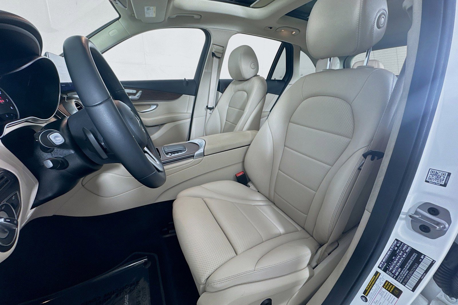 Used 2022 Mercedes-Benz GLC 300 4MATIC image 17