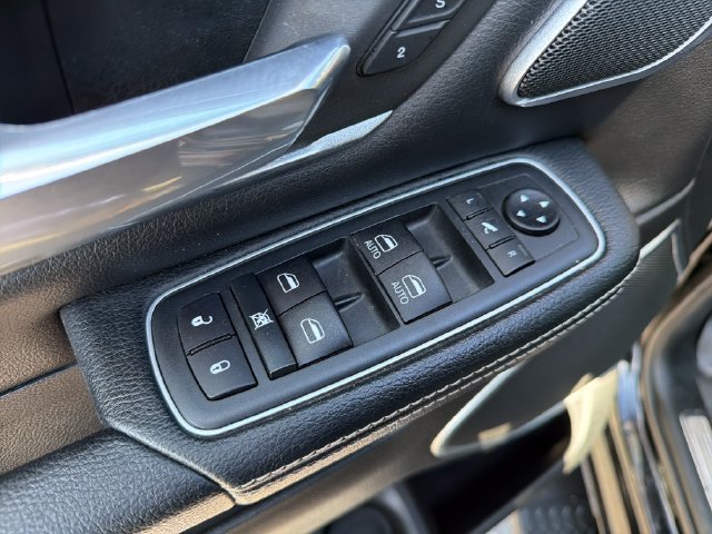 Used 2020 RAM 1500 Laramie AWD/4WD image 17