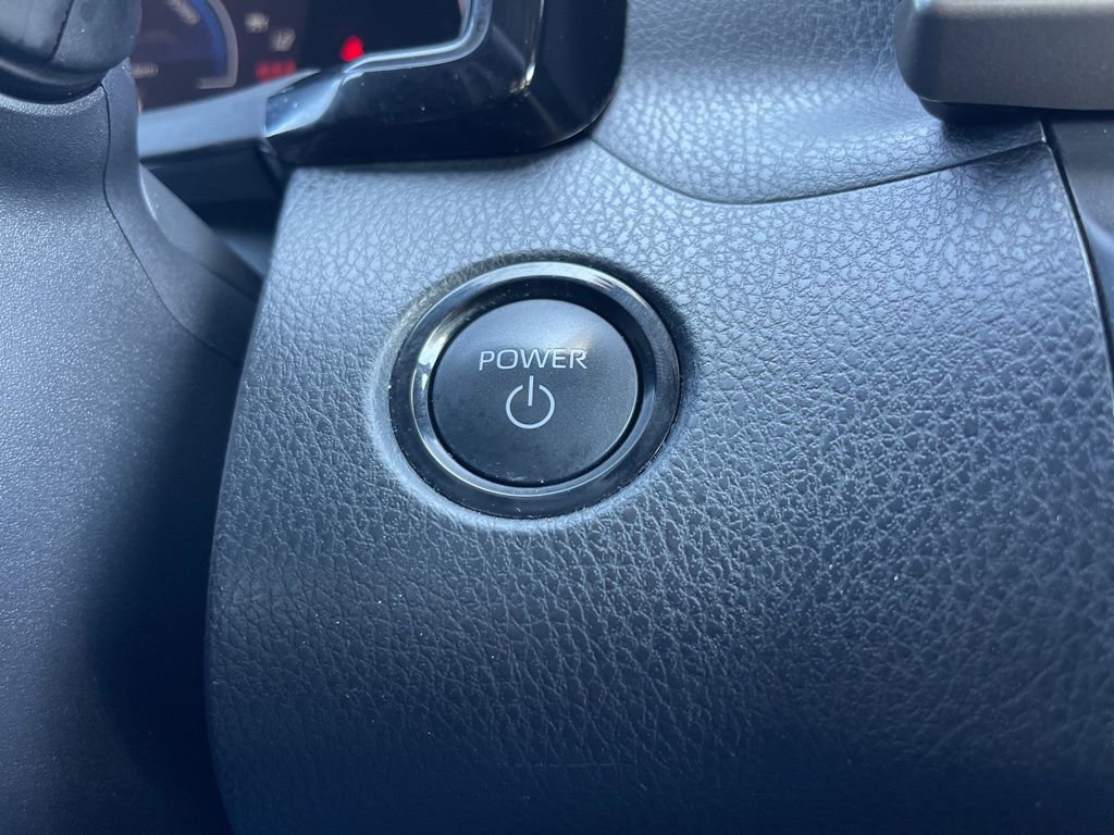 Used 2025 Toyota Camry SE w/ Convenience Package image 13