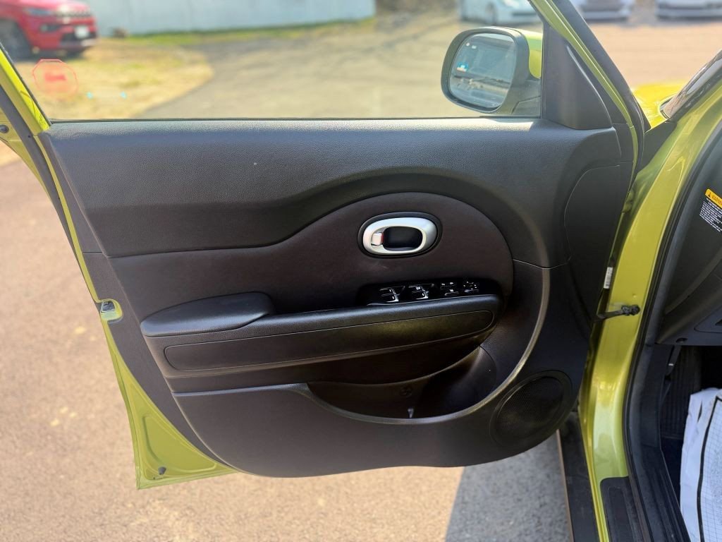 Used 2017 Kia Soul image 8