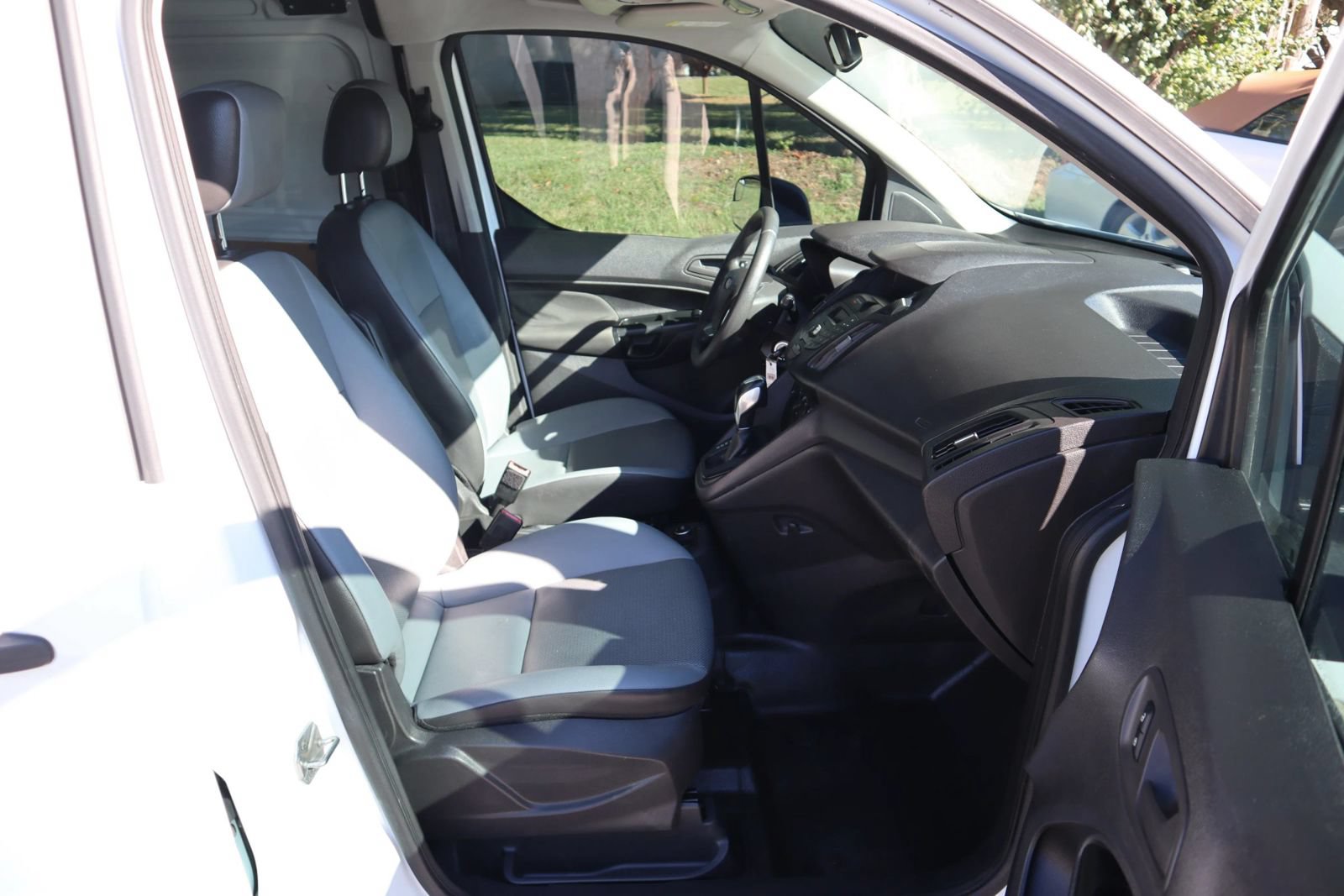 Used 2018 Ford Transit Connect XL FWD image 14