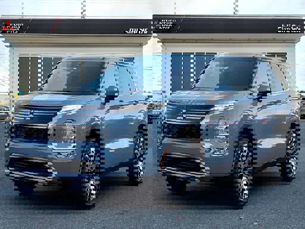 New 2026 Mitsubishi Outlander SE image 1