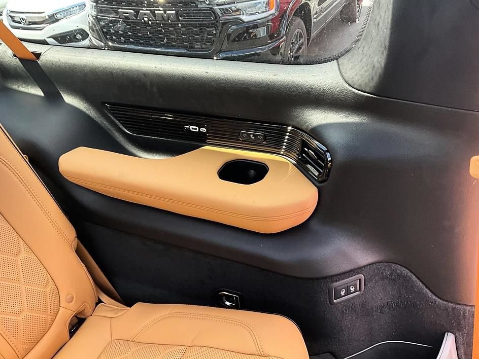 New 2026 Jeep Grand Wagoneer L Summit AWD/4WD image 41