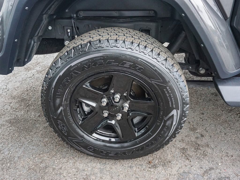 Used 2021 Jeep Gladiator Sport image 9