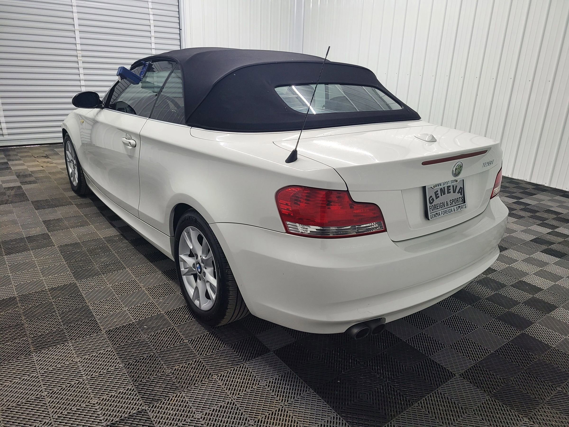 Used 2009 BMW 128i Convertible RWD image 10